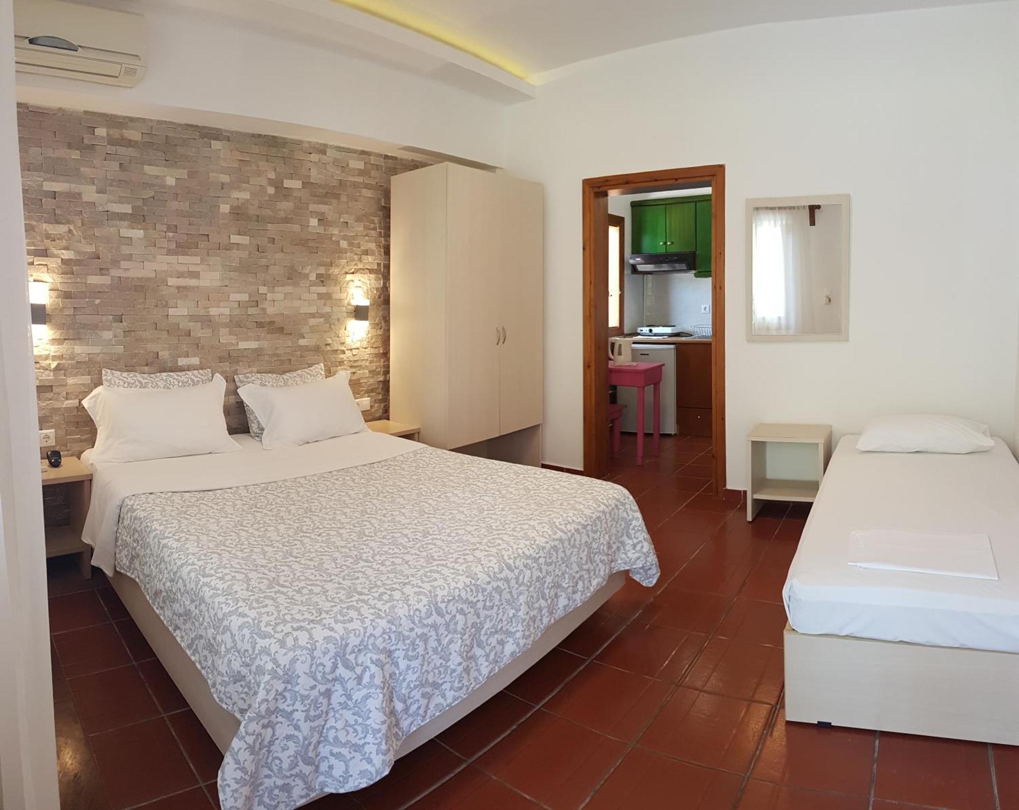 Efrosini Hotel Apartments & Studios Paralia Pantaleimonos Luaran gambar